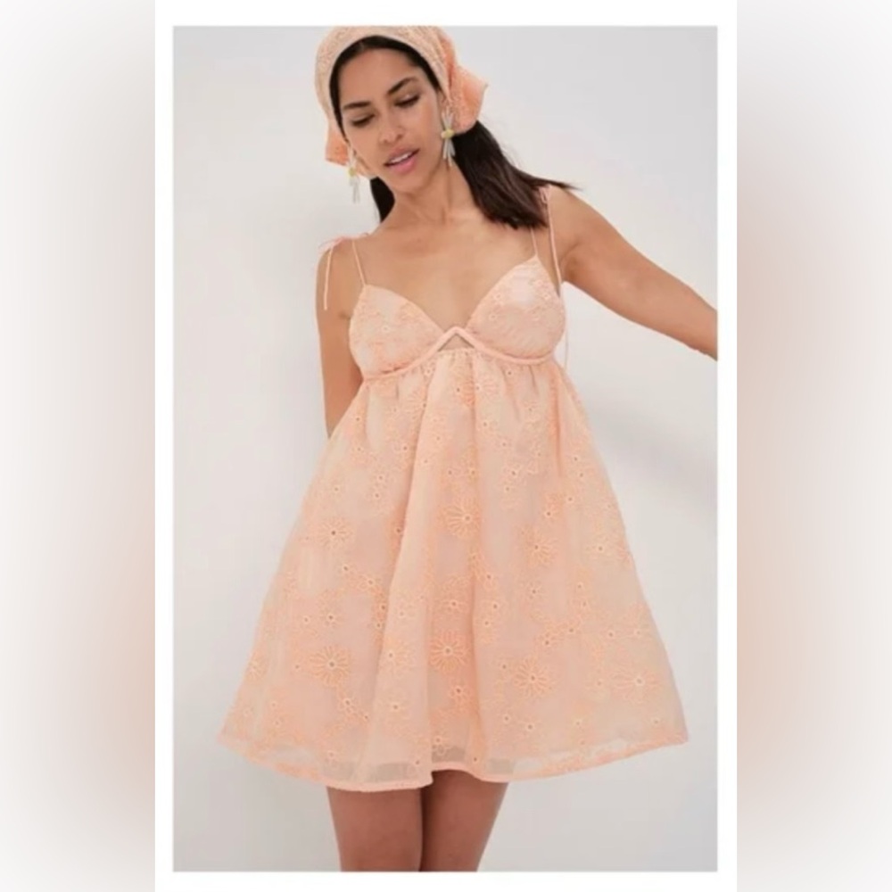 Flowy & fun mini dress!